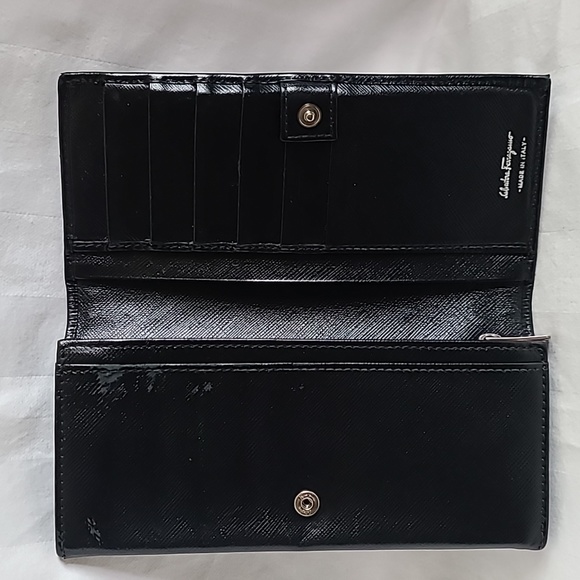 Salvatore Ferragamo Black Snap Wallet - Picture 5 of 16